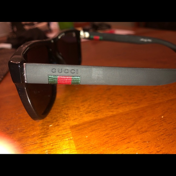 GUCCI Sunglesses - Picture 5 of 6